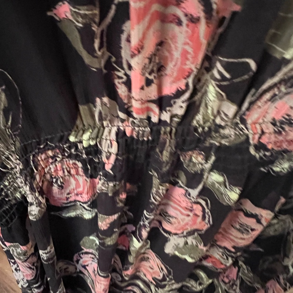 American Rag Floral V-Neck - Picture 5 of 7